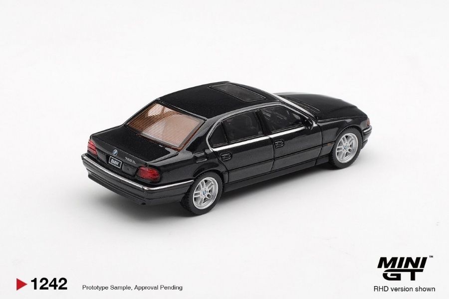 Mini GT MGT01241 BMW 750IL Black Sapphire – ảnh chi tiết 3