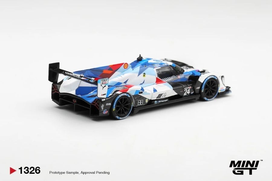 Mini GT MGT01326 BMW M Hybrid V8 GTP #24 nhìn từ góc sau, tỉ lệ 1:64